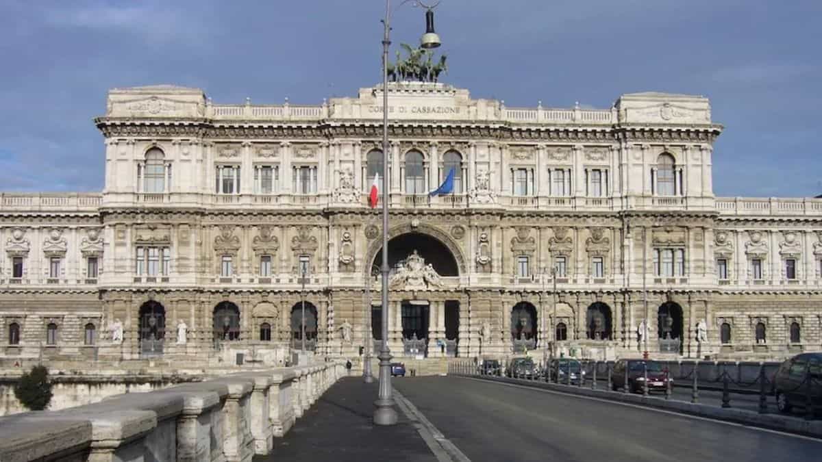 Stipendi docenti: Corte di Cassazione riconosce il diritto alla fascia 3 8 anni per gli assunti post 2010