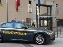 Automobile della Guardia di Finanza