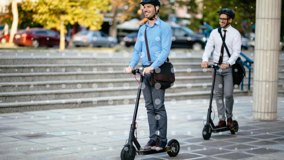 Caschi per monopattini elettrici: i requisiti secondo il nuovo Codice della Strada