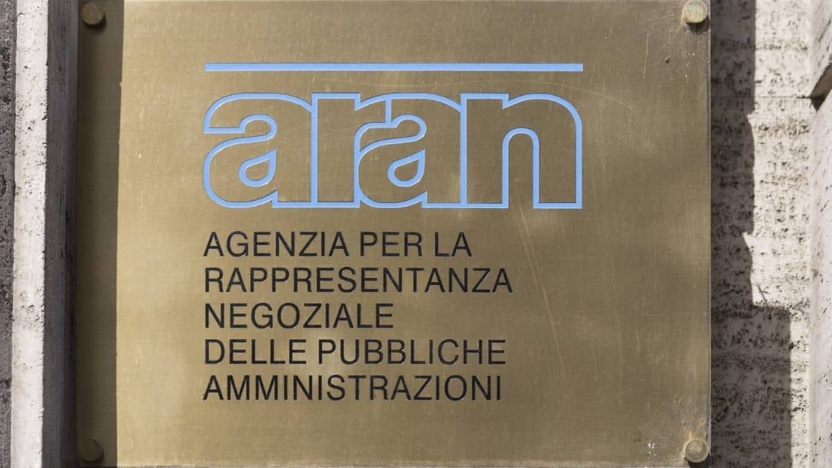 ARAN, incremento salariale per ATA e DSGA: 400 euro ‘diluiti’ fino al 2027