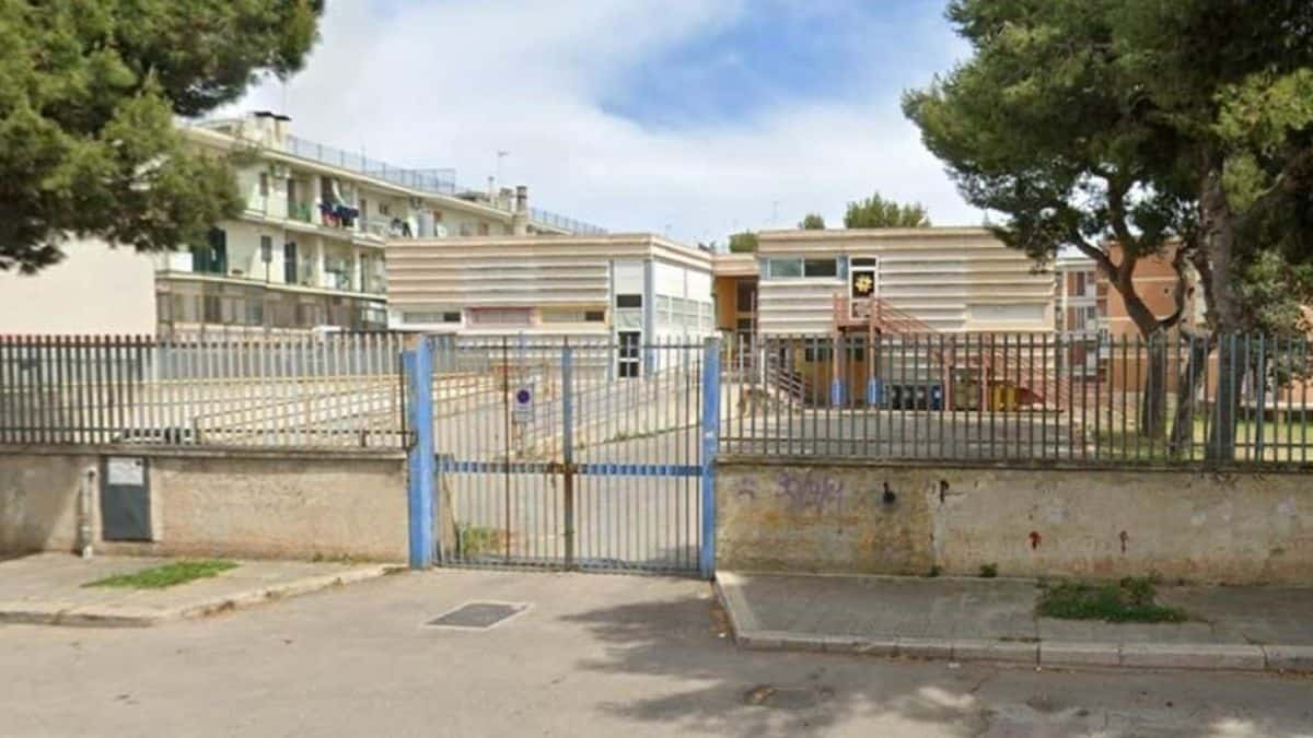 Allagamento e crollo del controsoffitto in una scuola dell’infanzia a Bisceglie: scuola chiusa e disagi per le famiglie