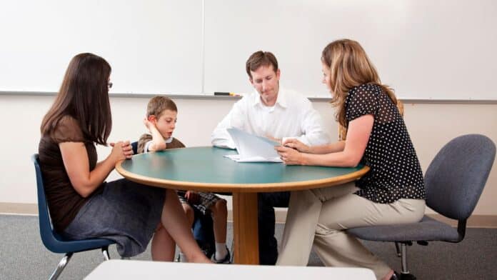 Dialogo tra genitori, docenti e studenti