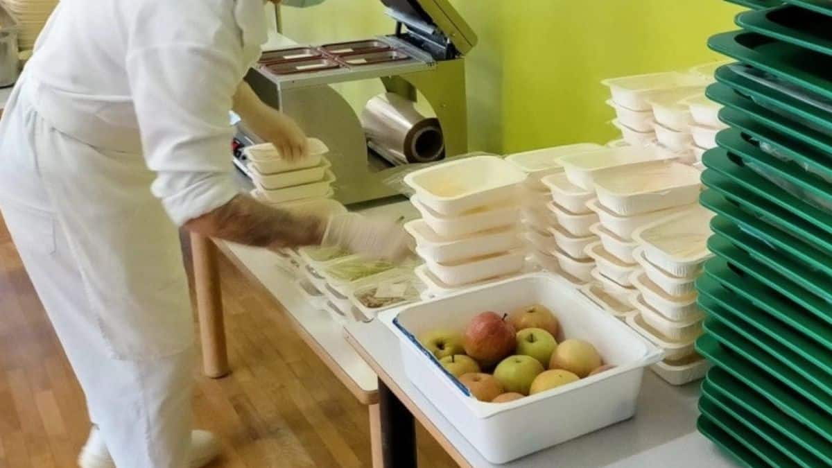 Intossicazione alimentare alla scuola Manzoni di Gallerate: Pronto Soccorso per 20 alunni dopo il pranzo